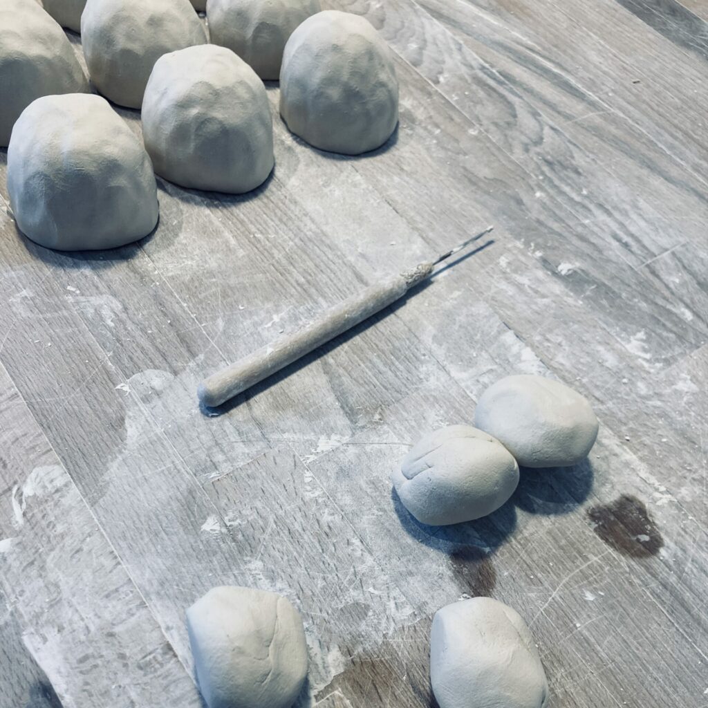 Atelier de la céramiste Martha Stahlkopf à Strasbourg, bols en porcelaine