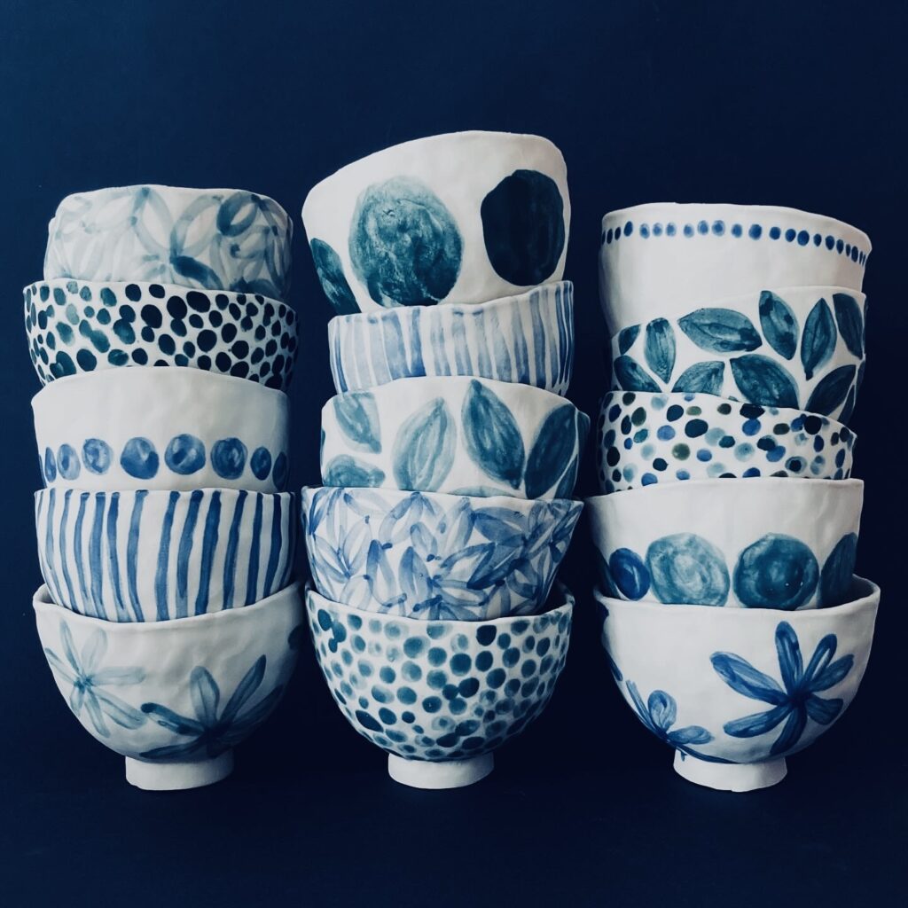 Bols bleu et blanc en céramique par Martha Stahlkopf