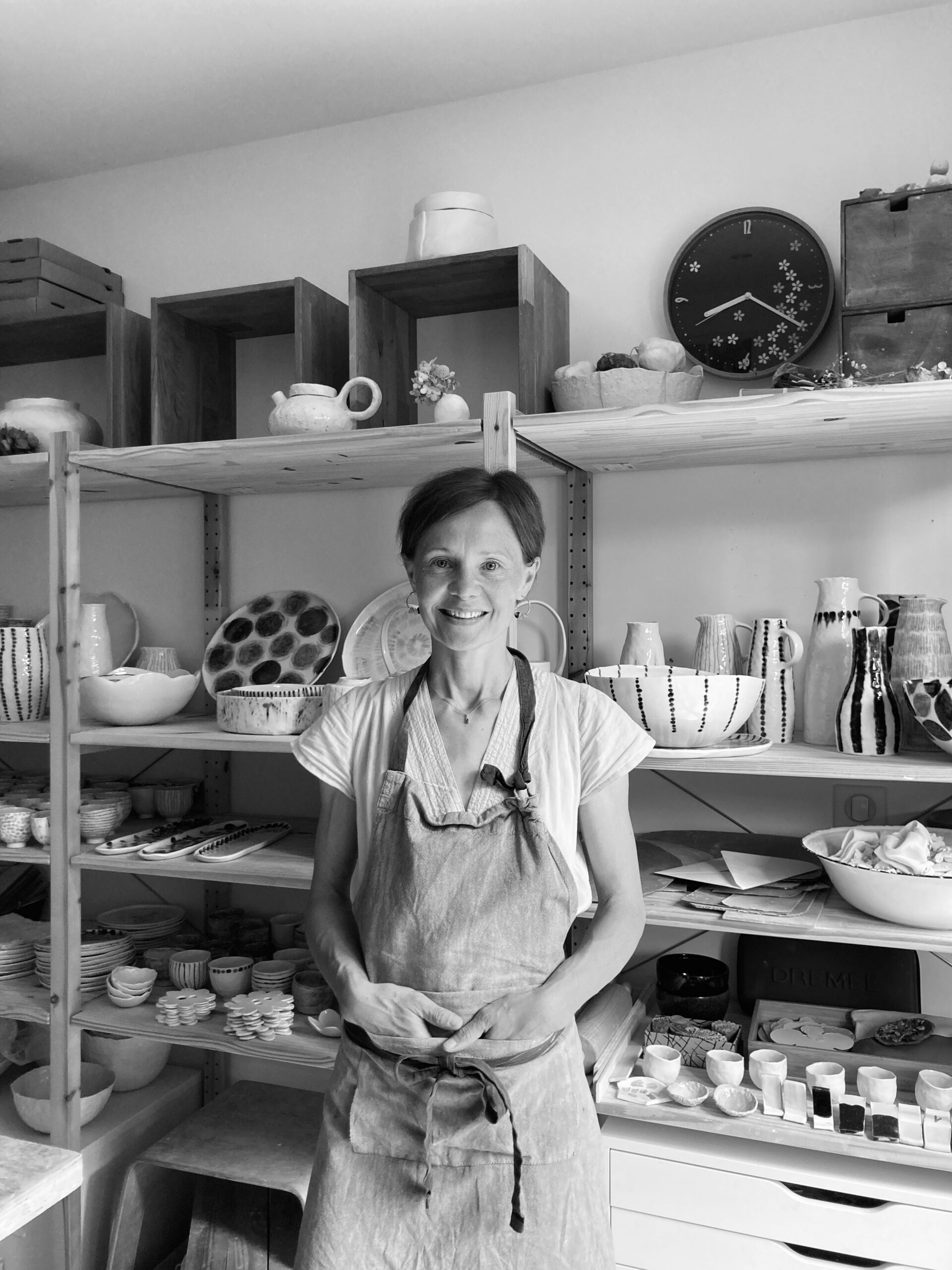 Céramiste Martha Stahlkopf dans son atelier à Strasbourg
