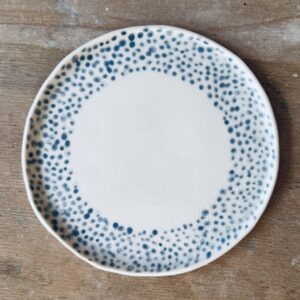 Assiette à dessert – Motif couronne de points en bleu clair