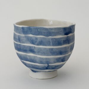 Petit bol en porcelaine – Motif bandes bleues horizontales