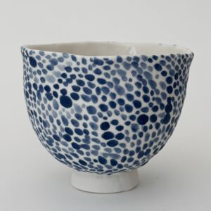 Petit bol en porcelaine – Motif points bleus