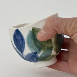 Petit bol en porcelaine – Motif feuilles bleues et vertes