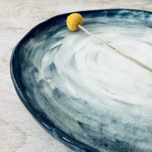 Plat en porcelaine – Couleur vert pétrole et blanc